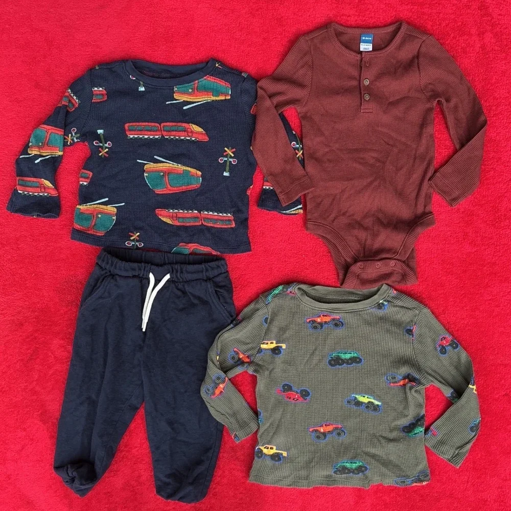 Old Navy Toddler Boy 18-24M Navy Bundle 4pc Set excellent condition gently worn